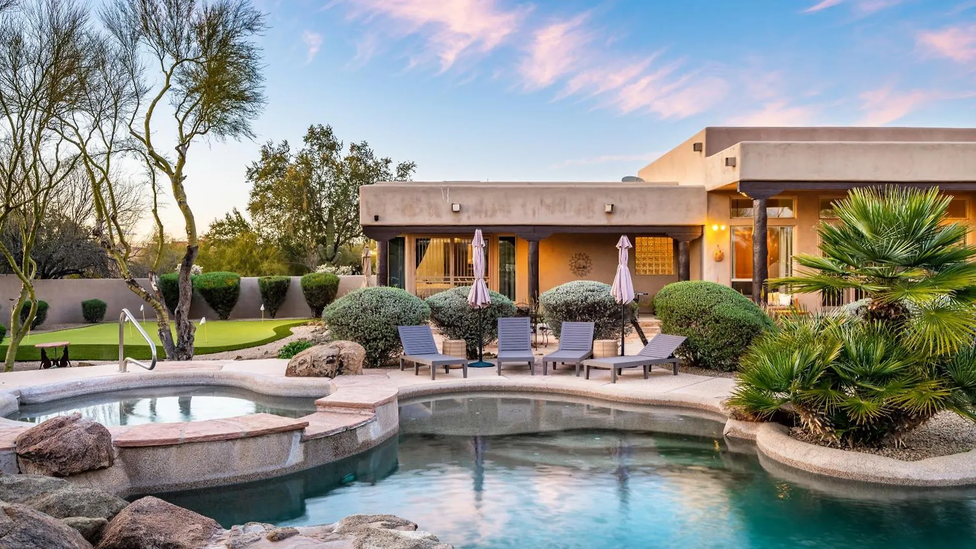 Nyaraló Barwick Is A Private Oasis Practice On The Putting Green Shoot Pool And Enjoy This City Getaway. Scottsdale
